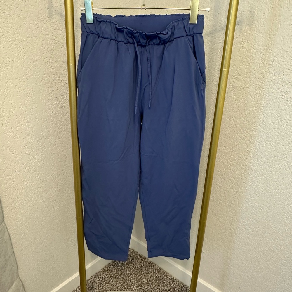 Lululemon Athletica Blue Crop Pant size 6 - Picture 3 of 5